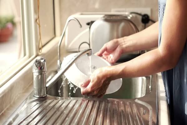 мытье посуды без вреда для рук